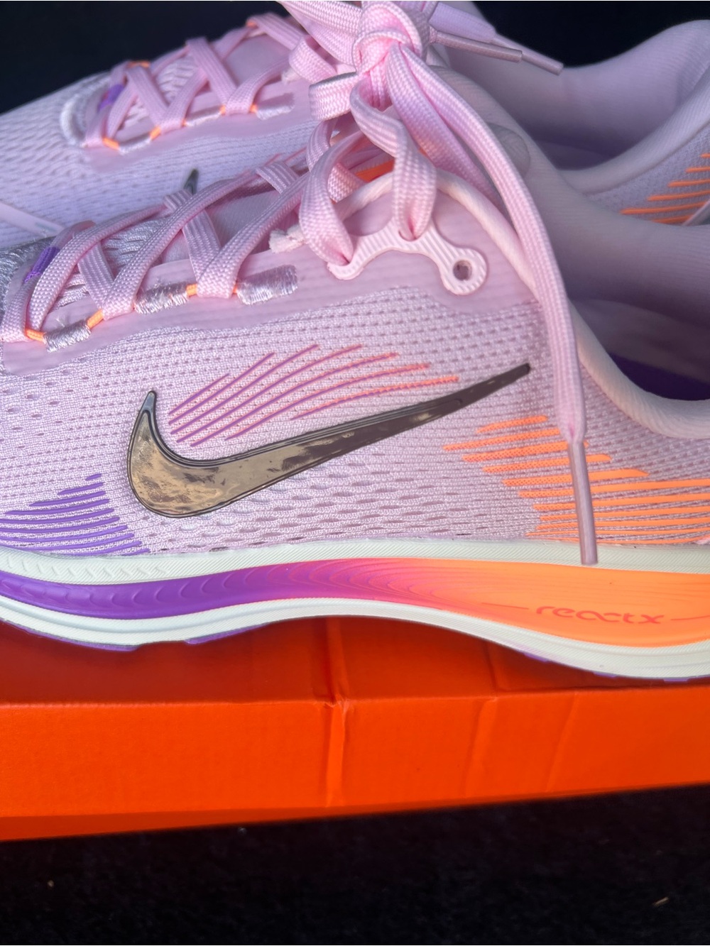 Nike Vomero 18 Teens' Running Shoes Pink/Purple/Orange HQ2157-603 Size 6Y/7.5W - Picture 2 of 8